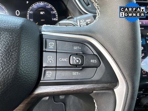 Used 2025 Jeep Grand Cherokee L Limited w/ Luxury Tech Group II image 31