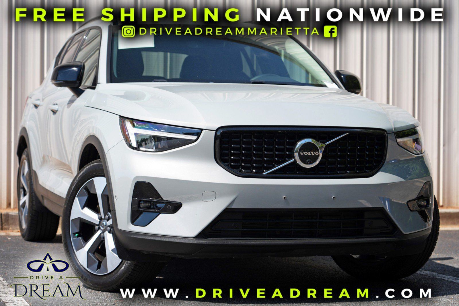 Used 2024 Volvo XC40 B5 Plus w/ Climate Package AWD/4WD image 2