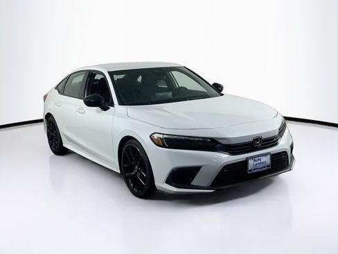 Used 2023 Honda Civic Sport image 3