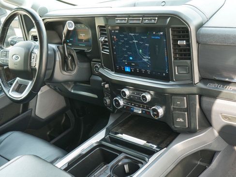 Used 2023 Ford F250 Lariat w/ Sport Appearance Package AWD/4WD image 28
