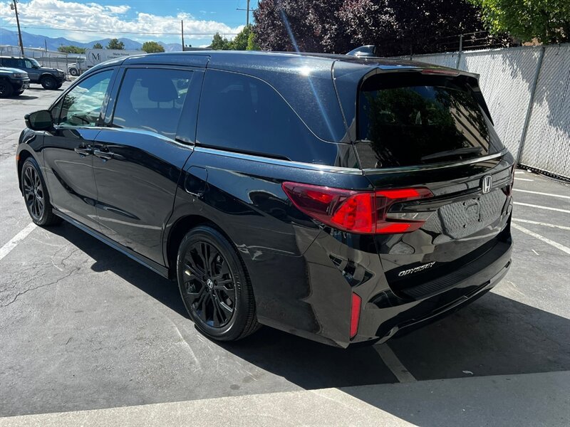 Used 2025 Honda Odyssey Sport-L image 5