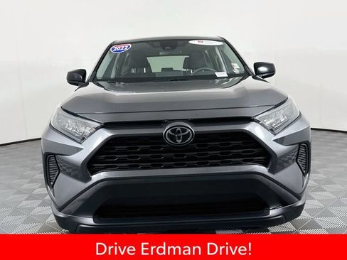 Used 2022 Toyota RAV4 LE FWD image 2