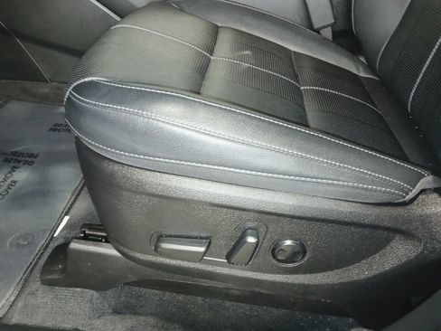 Used 2024 Kia Telluride EX w/ EX Captain's Chair Package AWD/4WD image 18