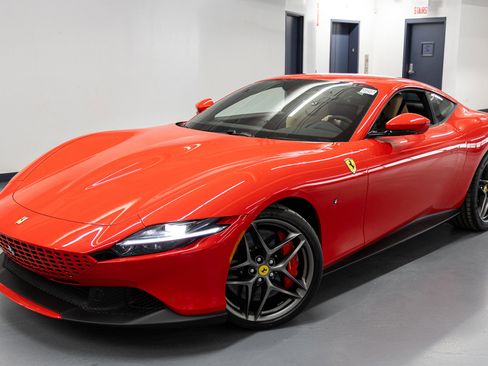 Used 2022 Ferrari Roma image 8