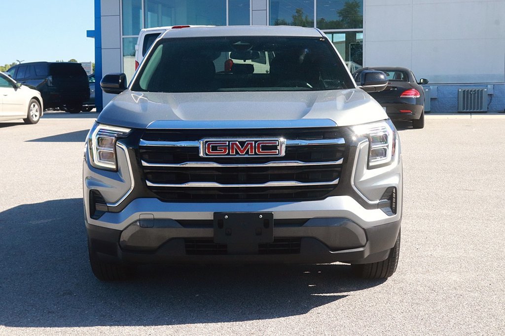 Used 2025 GMC Terrain Elevation AWD/4WD image 2