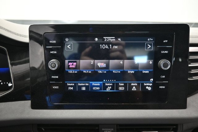 Used 2025 Volkswagen Jetta SE FWD image 20