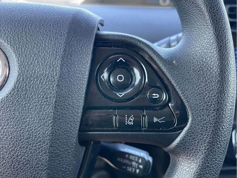 Used 2019 Toyota Prius LE image 15