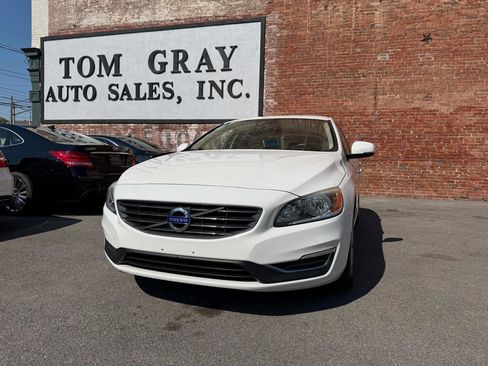 Used 2016 Volvo S60 T5 Premier image 1