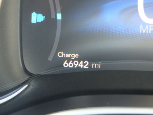 Used 2024 Chrysler Pacifica Limited FWD image 23