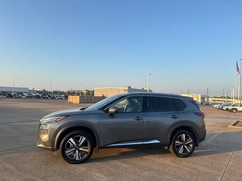 Certified 2023 Nissan Rogue SL w/ SL Premium Package AWD/4WD image 9