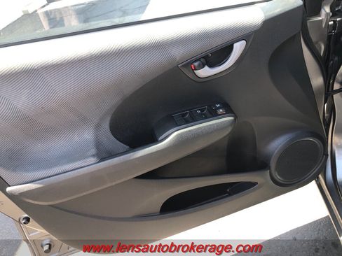 Used 2013 Honda Fit image 9