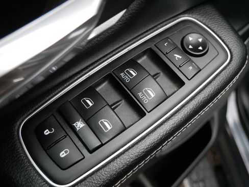 Used 2021 RAM 1500 Laramie image 13