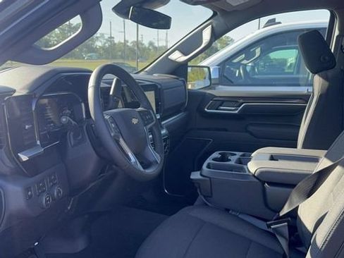 Used 2026 Chevrolet Silverado 1500 LT AWD/4WD image 30