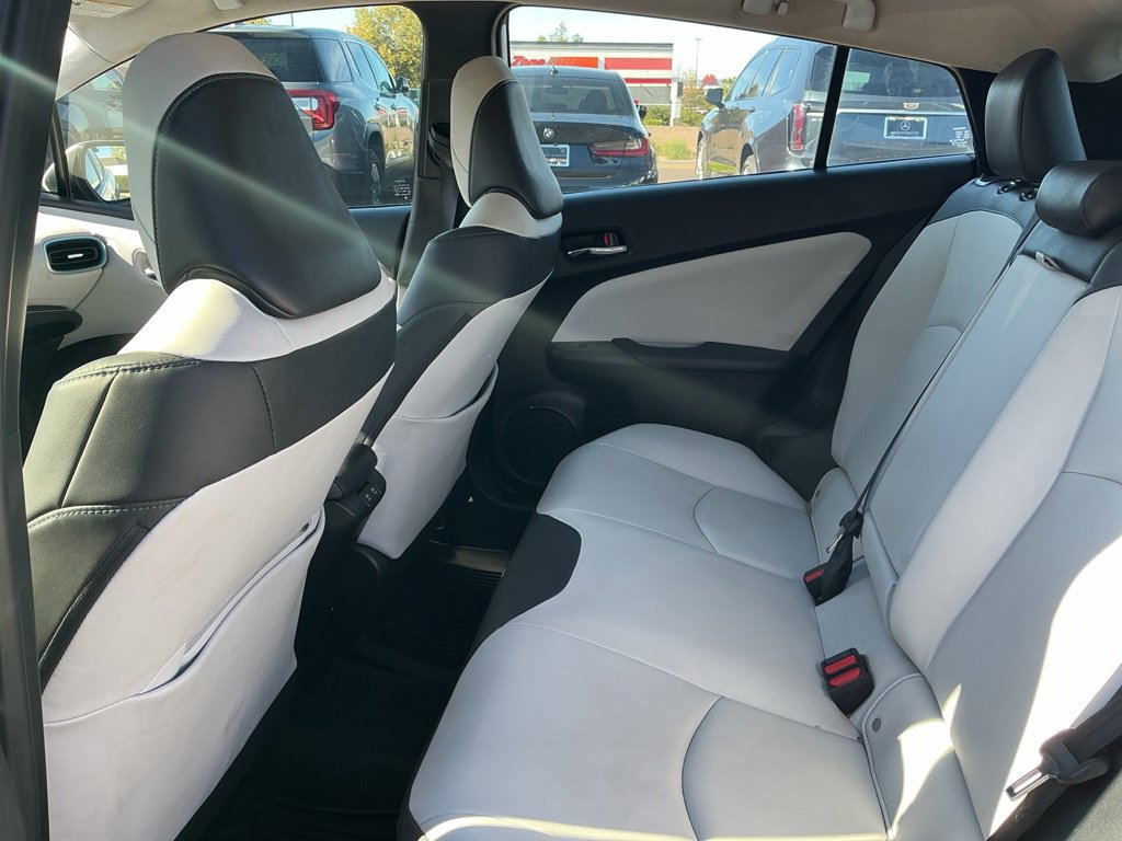 Used 2022 Toyota Prius XLE AWD/4WD image 16