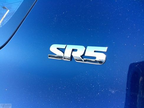 Used 2019 Toyota 4Runner SR5 Premium image 8