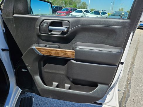 Used 2019 Chevrolet Silverado 1500 High Country w/ Technology Package AWD/4WD image 34
