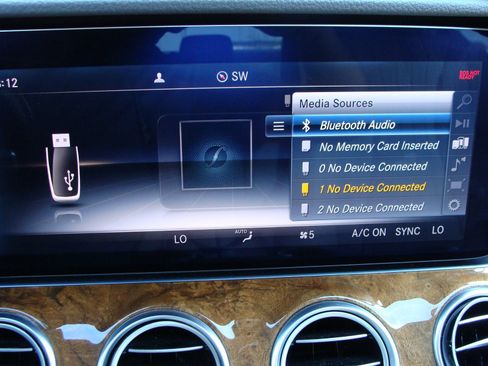 Used 2018 Mercedes-Benz E 300 E 300 image 20