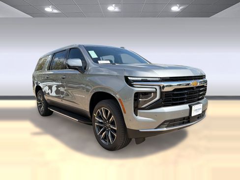 New 2026 Chevrolet Suburban LS w/ LS Custom Edition RWD image 6
