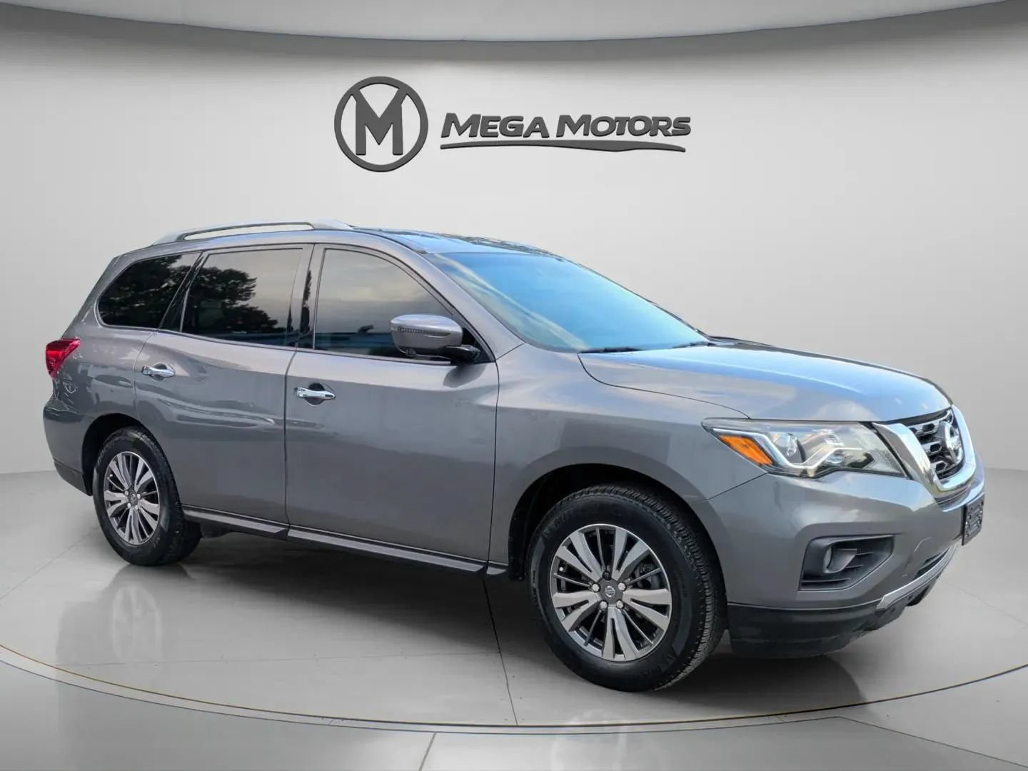 Used 2020 Nissan Pathfinder SL FWD image 10