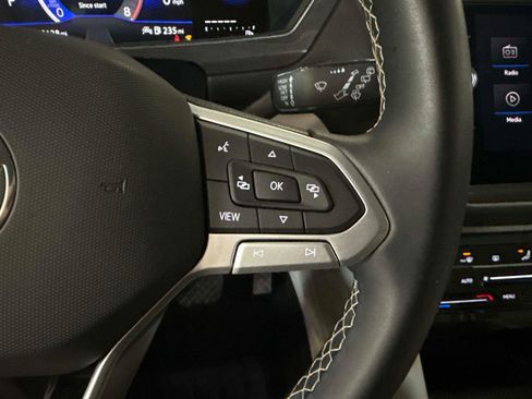 Certified 2022 Volkswagen Tiguan SE image 26