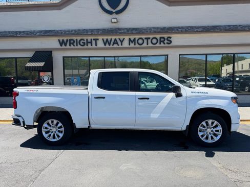 Used 2023 Chevrolet Silverado 1500 Custom AWD/4WD image 2