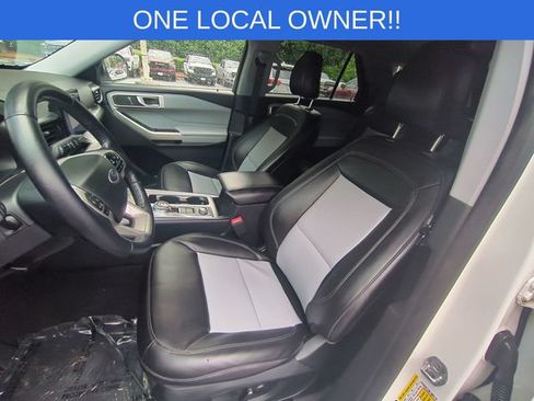 Used 2023 Ford Explorer XLT w/ Equipment Group 202A AWD/4WD image 16