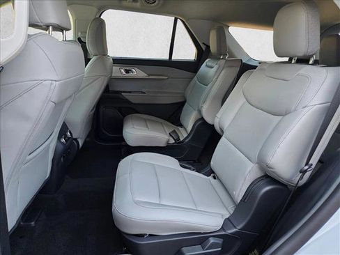 New 2026 Ford Explorer Active w/ Active Comfort Package image 16