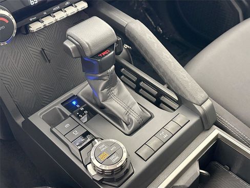 Used 2025 Toyota Tacoma TRD Off-Road AWD/4WD image 29