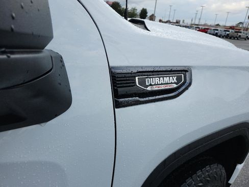 Certified 2023 GMC Sierra 1500 AT4 image 7