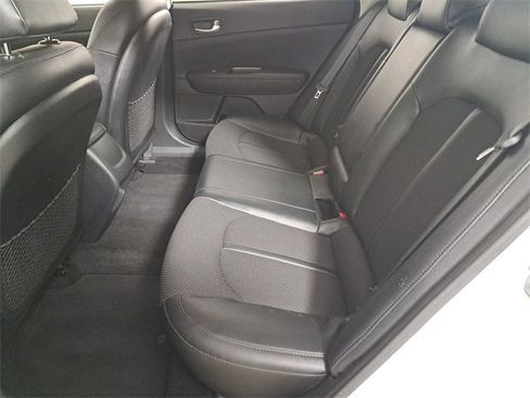 Used 2019 Kia Optima S image 12