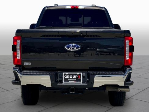 Used 2024 Ford F250 Lariat w/ FX4 Off-Road Package image 4