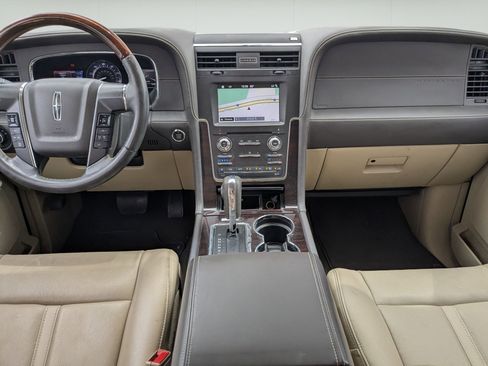 Used 2017 Lincoln Navigator Reserve RWD image 22