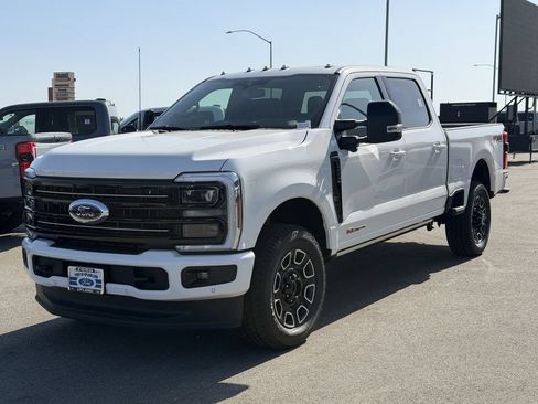 New 2026 Ford F250 Platinum AWD/4WD image 4
