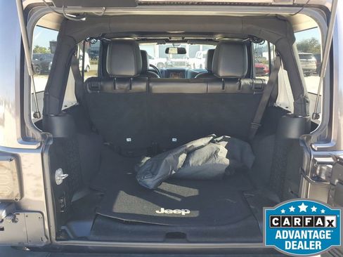 Used 2017 Jeep Wrangler Unlimited Sahara image 23