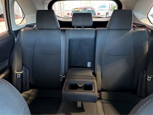 Used 2019 Toyota RAV4 LE w/ Carpet Mat Package AWD/4WD image 32