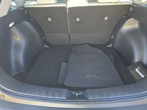 Used 2023 Toyota Corolla Cross L image 6