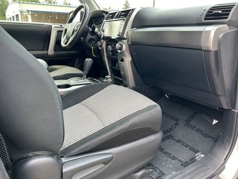 Used 2020 Toyota 4Runner SR5 image 27