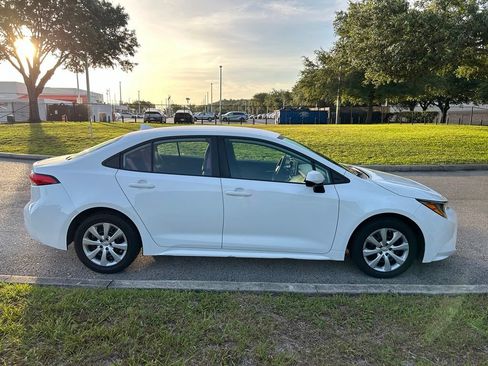 Used 2021 Toyota Corolla LE FWD image 7