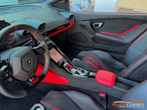 Used 2023 Lamborghini Huracan Tecnica image 15