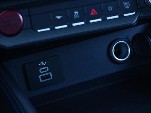 Used 2025 Ford Mustang Dark Horse image 19