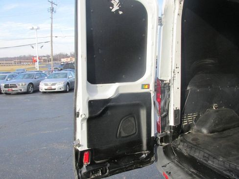 Used 2018 Ford Transit 250 148 Medium Roof RWD image 31