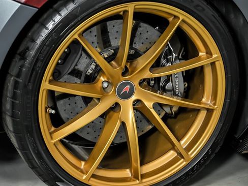 Used 2018 McLaren 720S RWD image 18