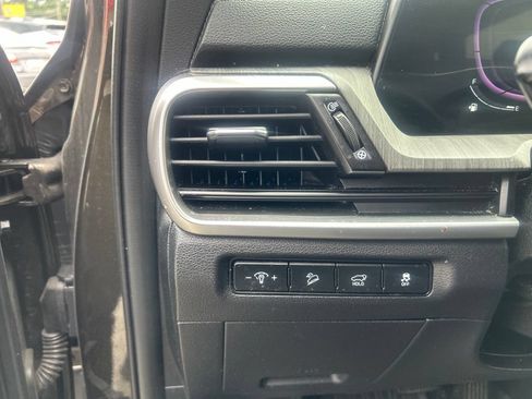 Certified 2023 Kia Telluride EX w/ EX Captain's Chair Package AWD/4WD image 23