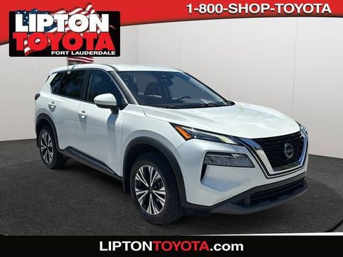 Used 2023 Nissan Rogue SV FWD image 1