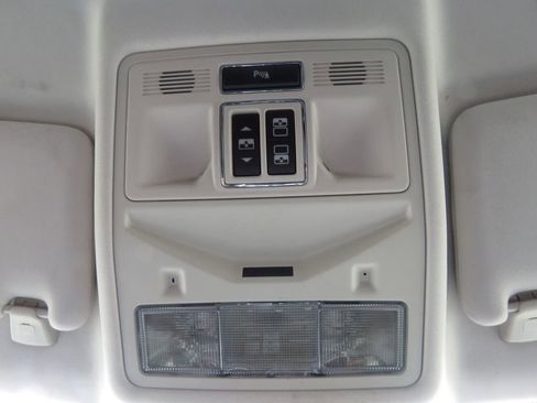 Used 2015 Jaguar XJ AWD image 28