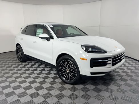 Used 2026 Porsche Cayenne image 7