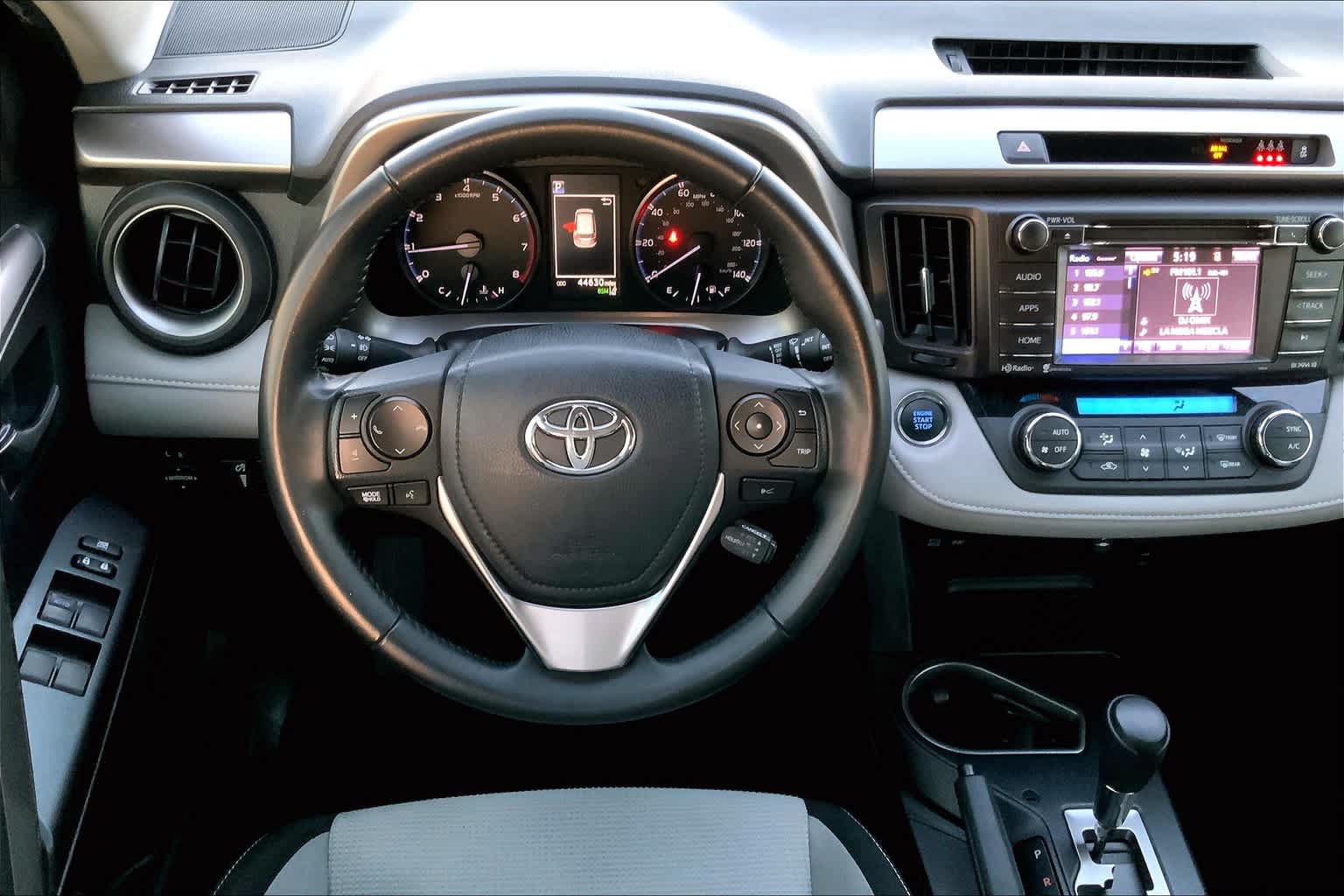 Used 2018 Toyota RAV4 XLE w/ Plus Extra Value Package FWD image 7