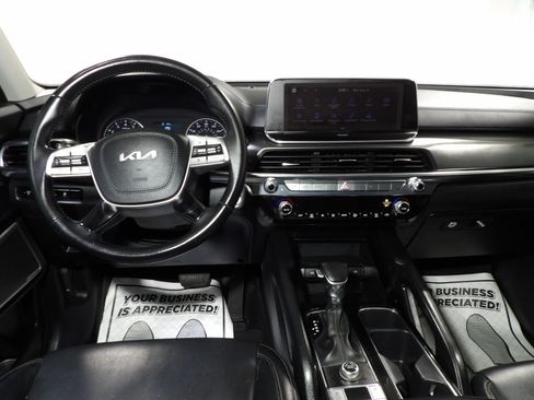 Used 2022 Kia Telluride LX FWD image 19