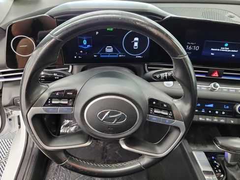 Used 2023 Hyundai Elantra Limited w/ Winter Weather Package FWD image 26