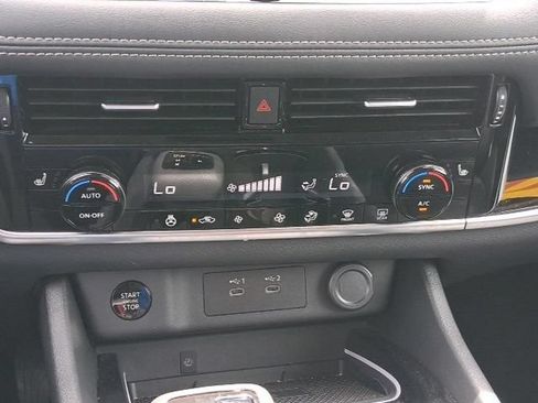Used 2026 Nissan Rogue SL AWD/4WD image 28